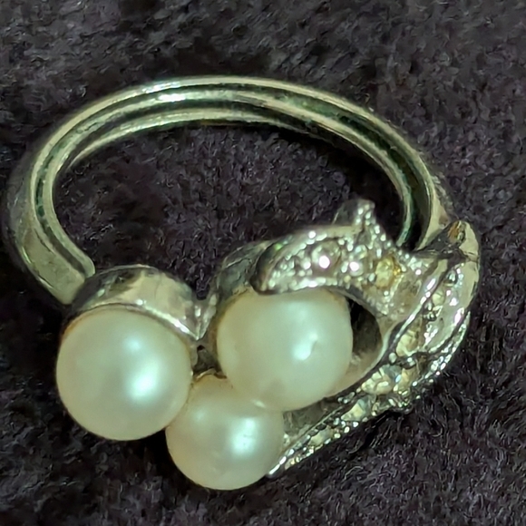 Avon Vintage Triple Faux Pearl & Rhinestone Silver Tone Ring Size 4 w/Sizer - Picture 1 of 10